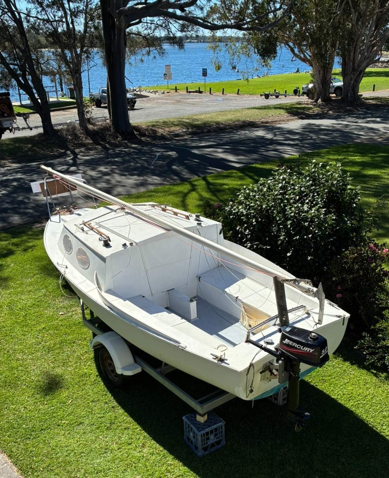 18" Custom Trailer Sailer with 5 HP Mercury