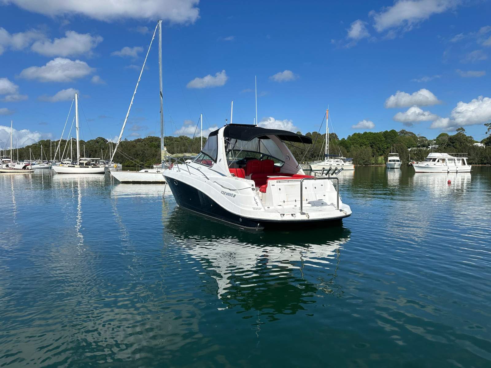 Four Winns Vista 348