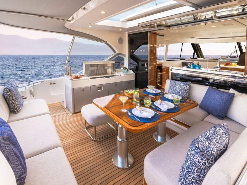 Riviera 5600 Sport Yacht Platinum Edition