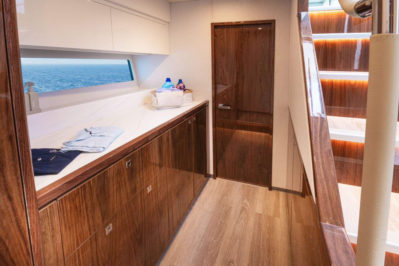 Riviera 5600 Sport Yacht Platinum Edition