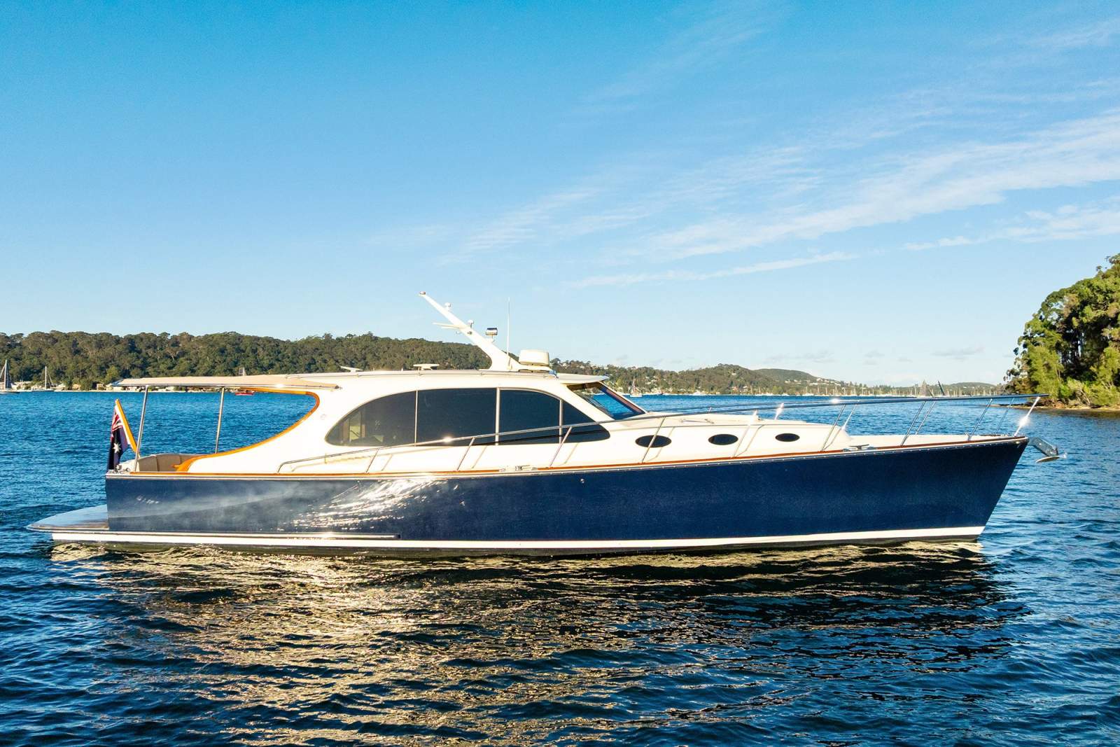 Palm Beach Motor Yachts 45 Sedan