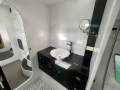 Schionning G-Force 1550 Carbon:Port aft bathroom