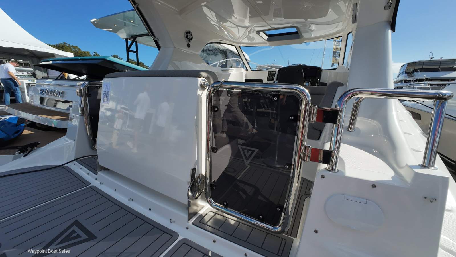 Vornaro 3700S Sports Cruiser