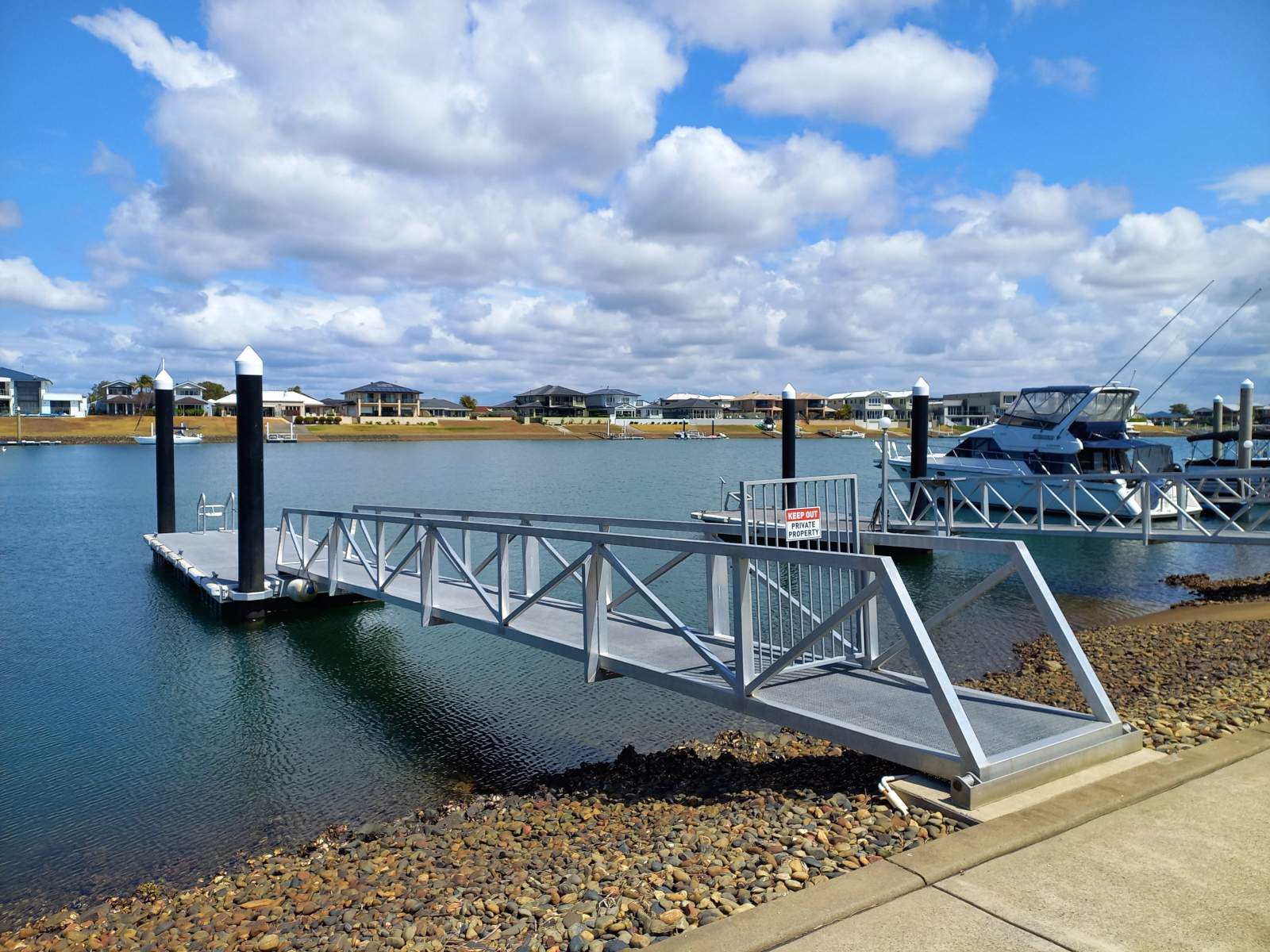 JETTY PONTOON MOORING BERTH LEASE RENT HIRE PORT MACQUARIE NSW