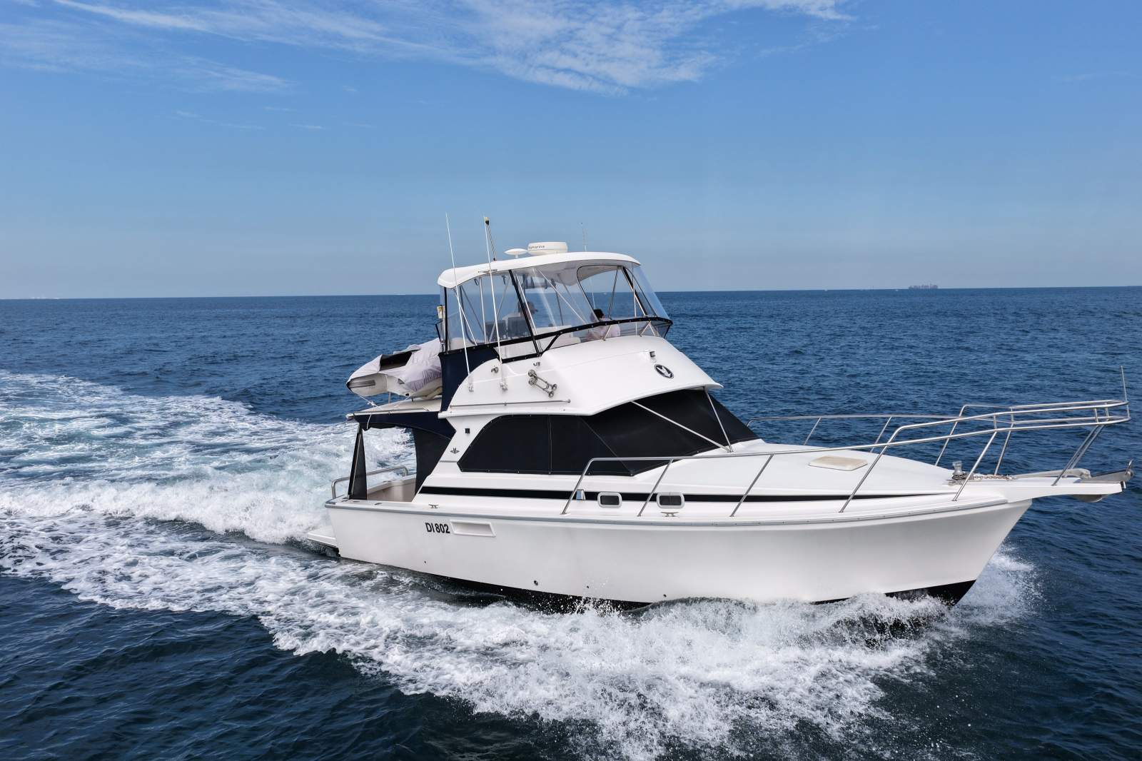 Caribbean 35 Flybridge Cruiser