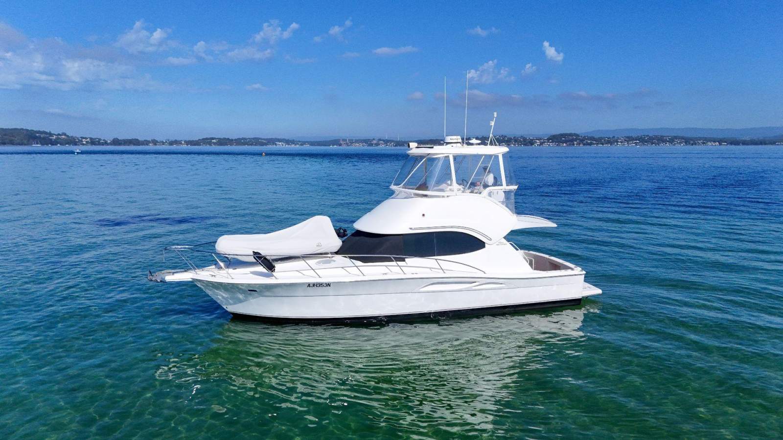 Riviera 37 Flybridge