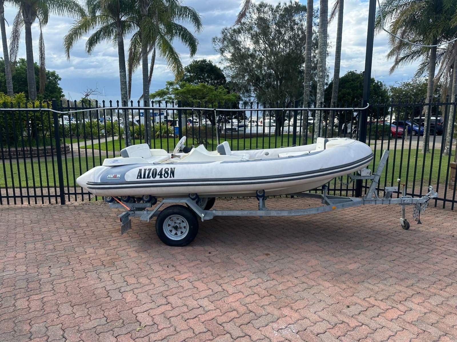 Avon 430 Seasport SC DL