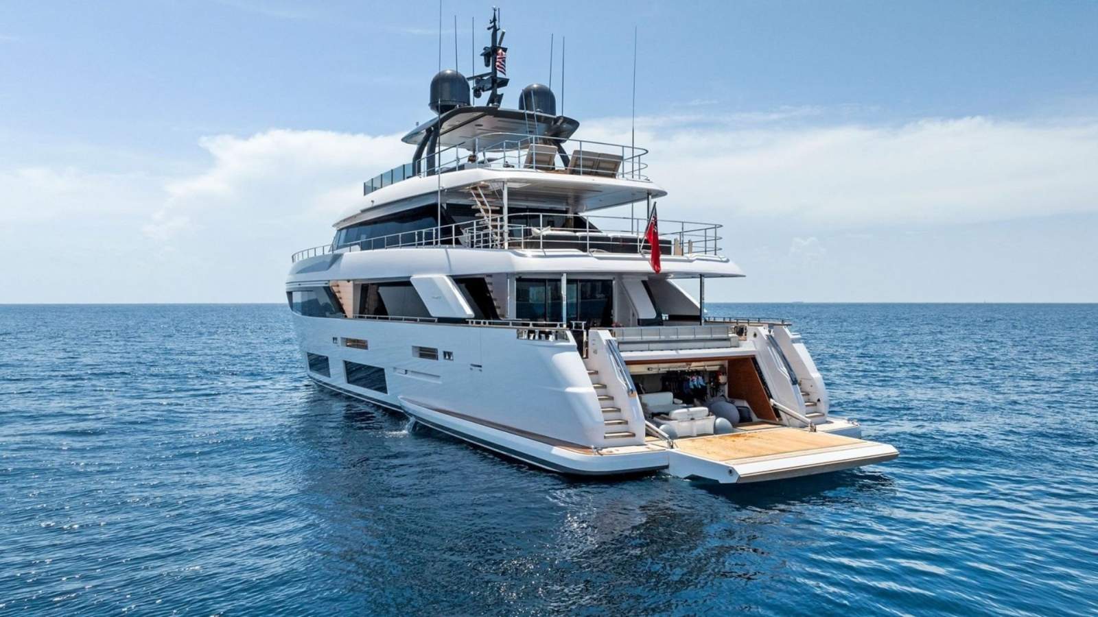 Custom Line Navetta 33
