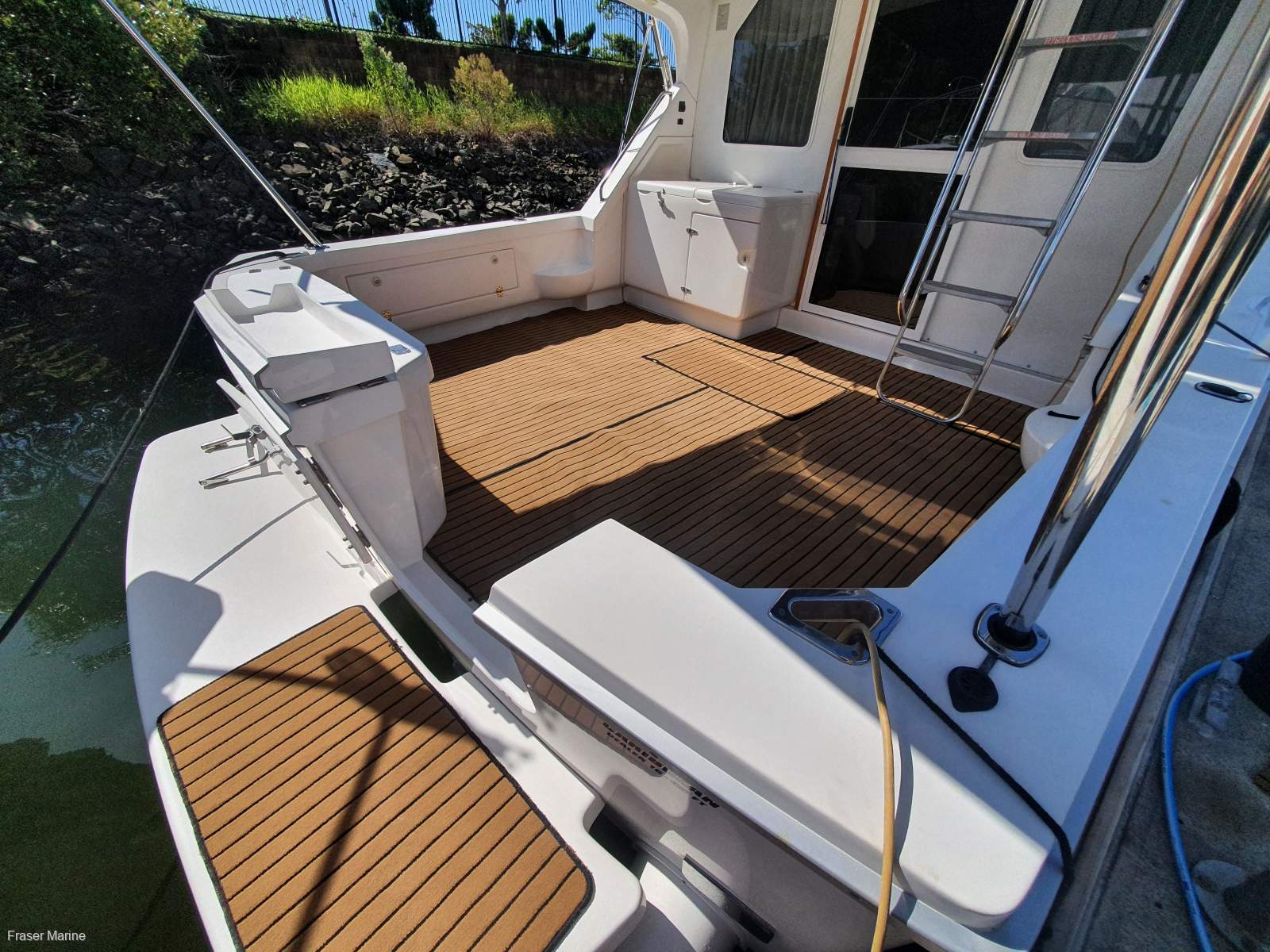 Caribbean 35 Flybridge Cruiser MK 3