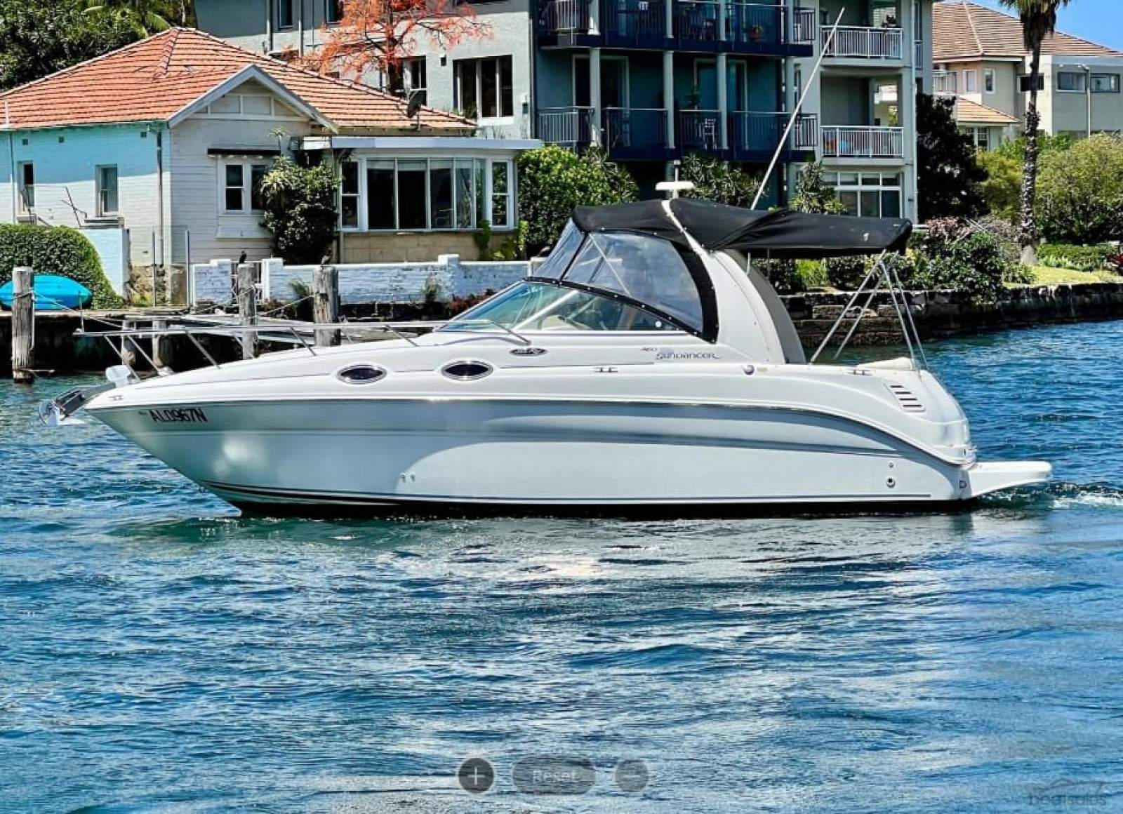 Sea Ray 260 Sundancer wild girl