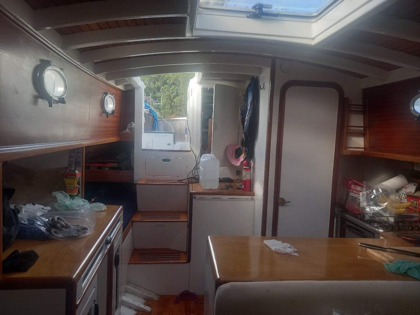 Live/ cruise cutter, sleeps 5,