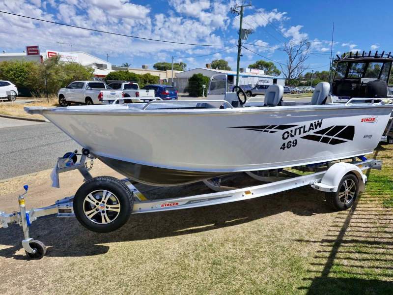 Stacer 469 Outlaw Side Console