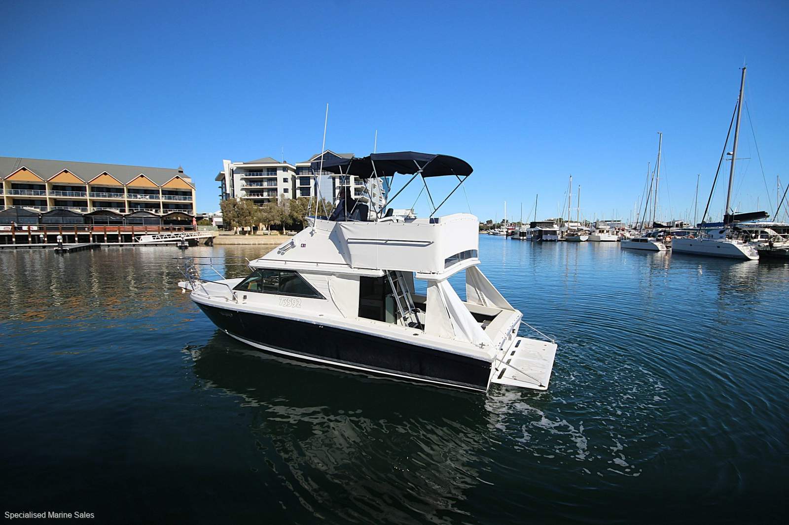 Leeder 28 Flybridge *** NEW ENGINE MARCH 2026 *** $ 95,000 ***