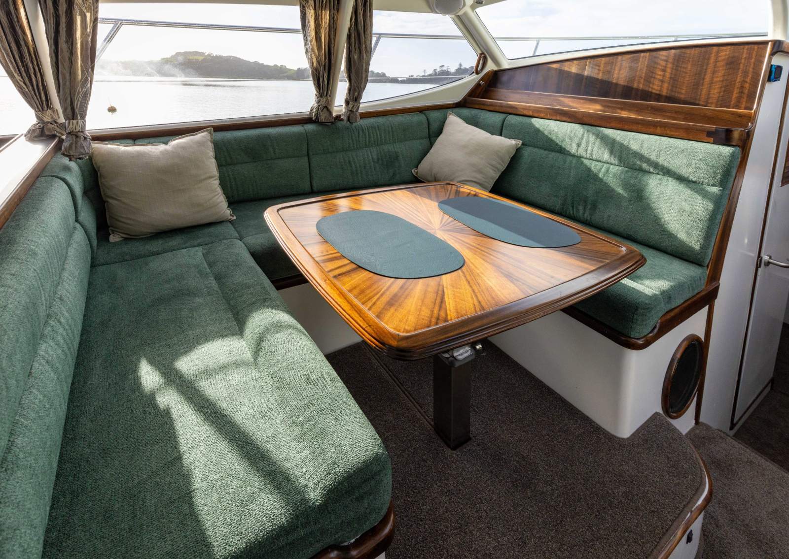 Townson 11.4m Sedan Cruiser