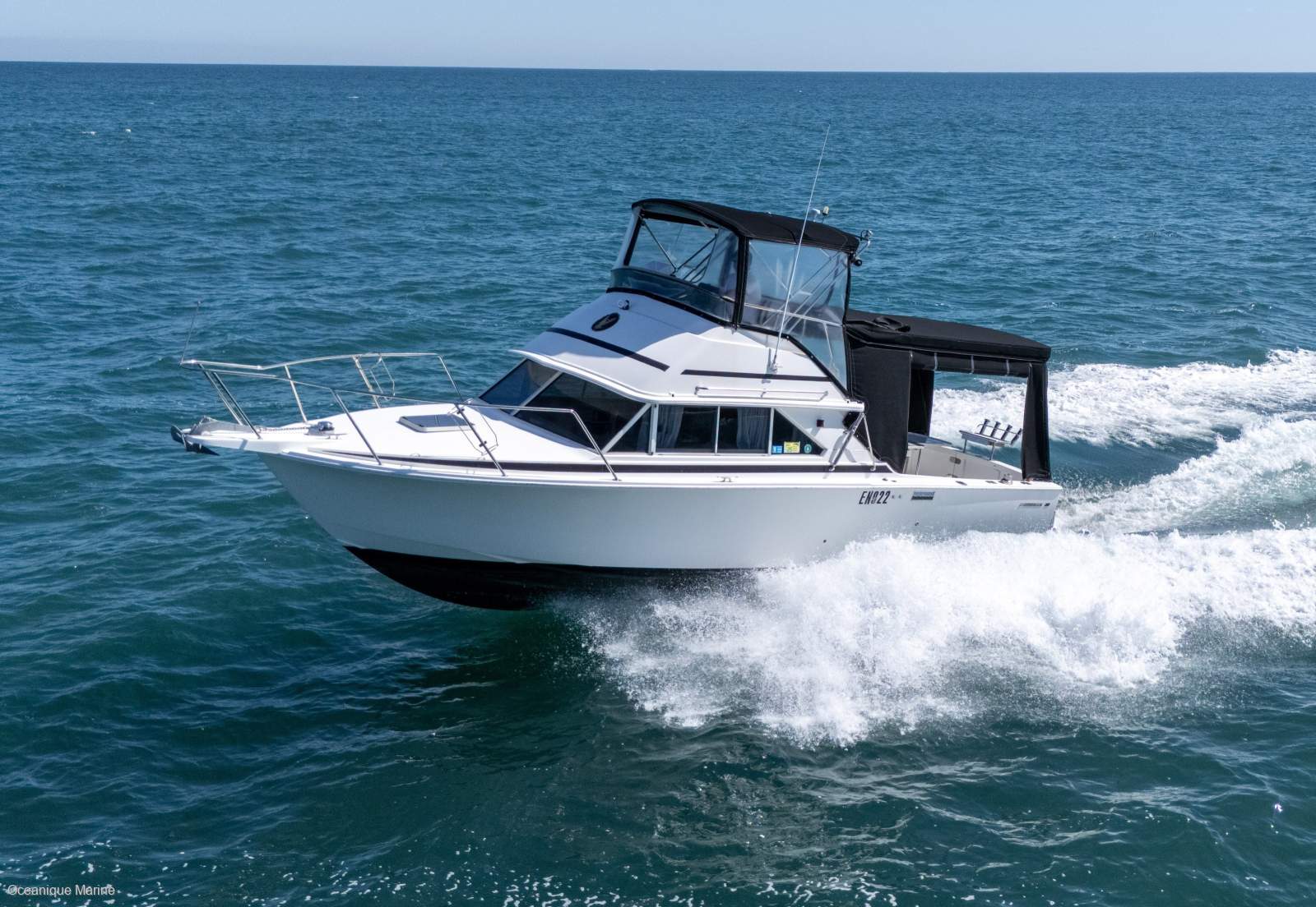 Caribbean 28 Flybridge Cruiser Rare find with twin Yanmar Diesel Shaft Drives