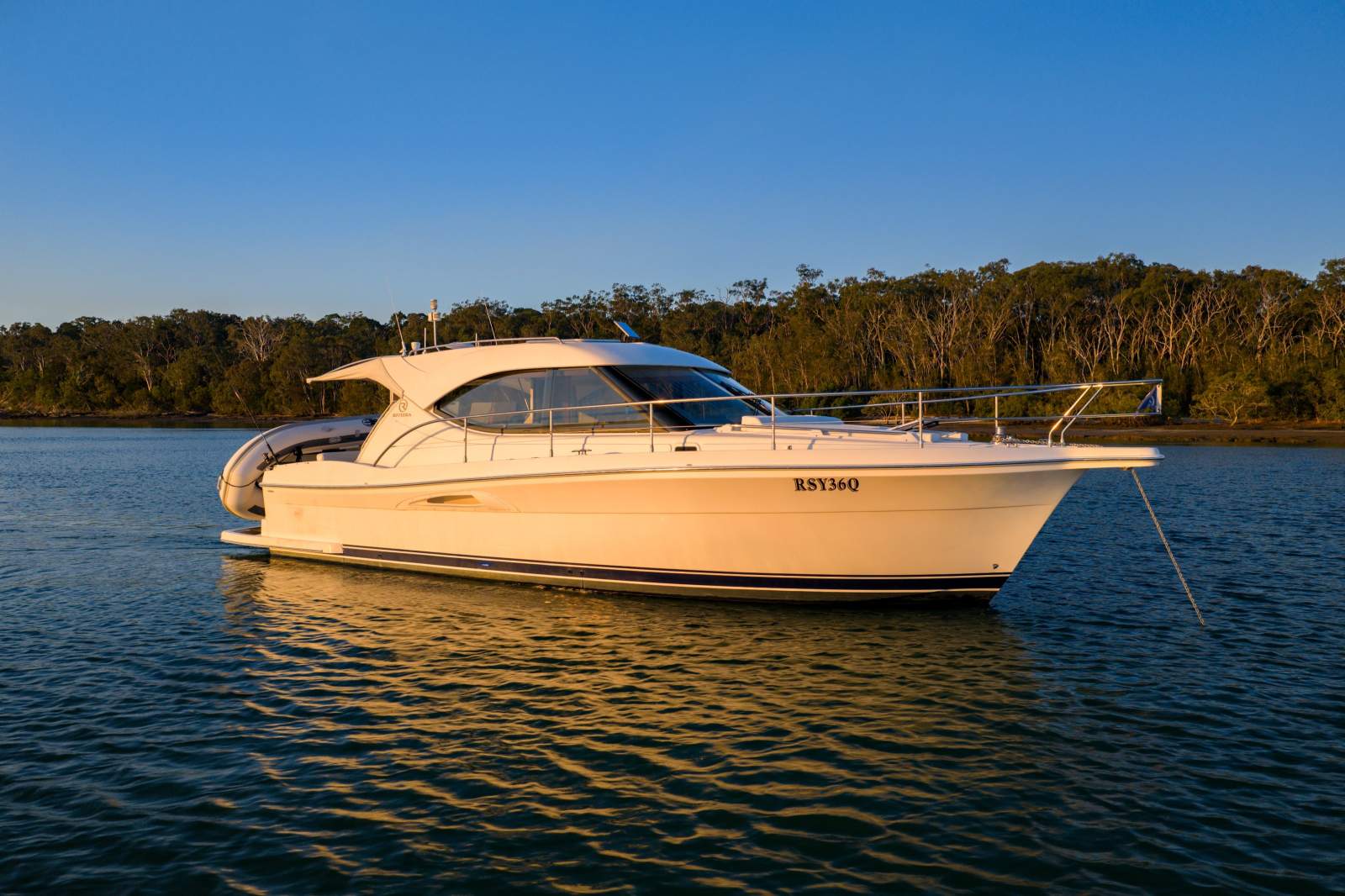 Riviera 3600 Sport Yacht