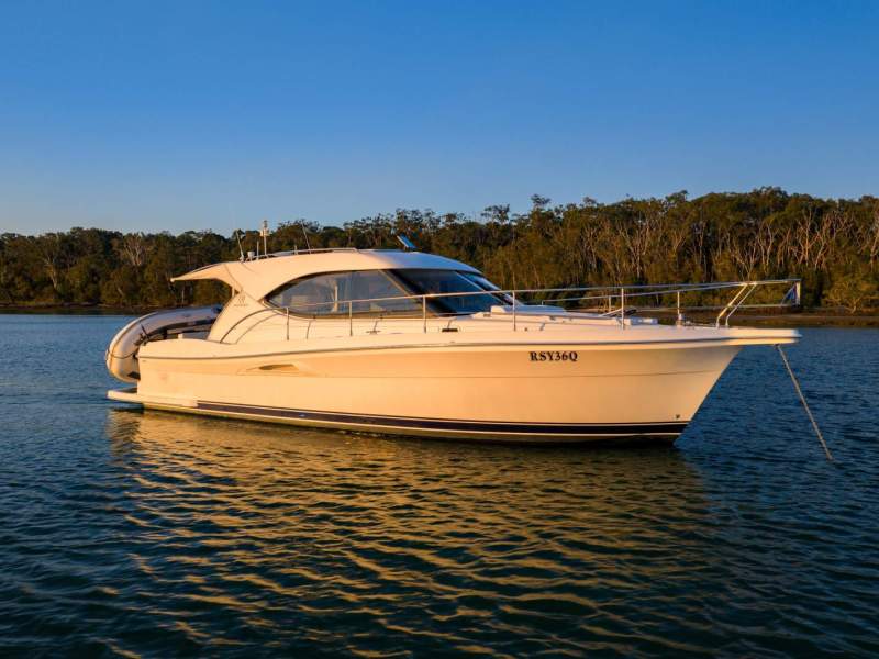 Riviera 3600 Sport Yacht