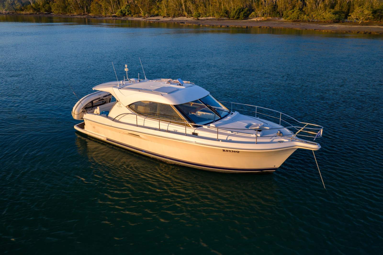 Riviera 3600 Sport Yacht