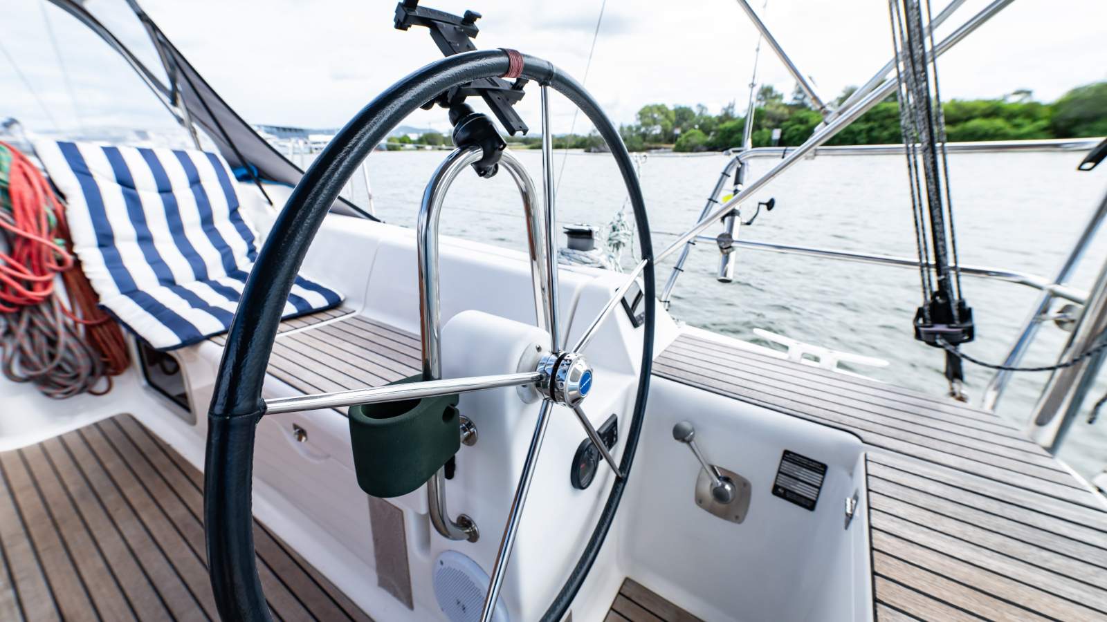 Dufour Grand Large 405