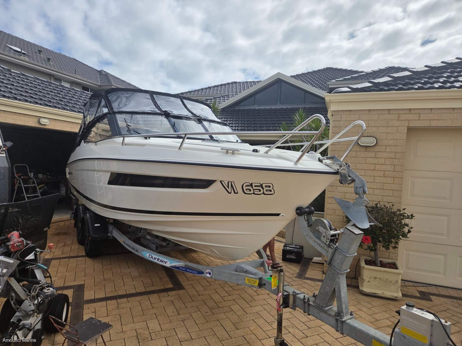 Parker 690 Day Cruiser