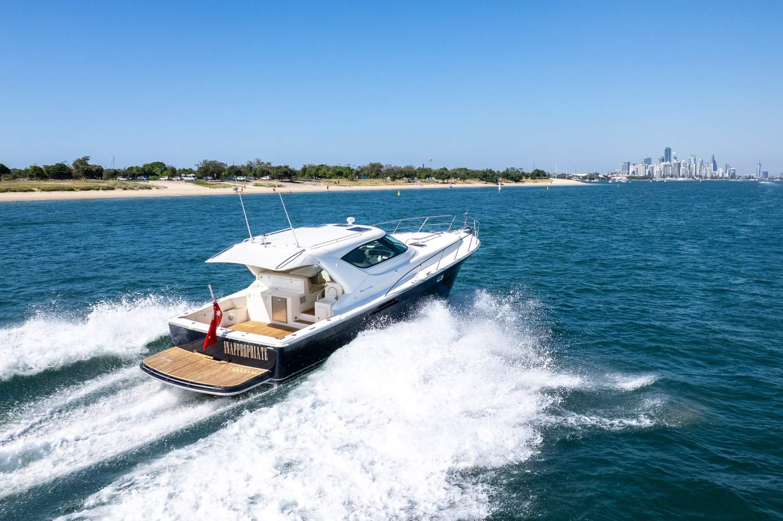Riviera 4000 Offshore Hardtop Platinum Series