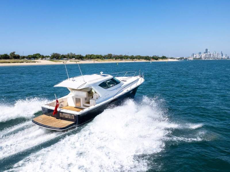 Riviera 4000 Offshore Hardtop Platinum Series