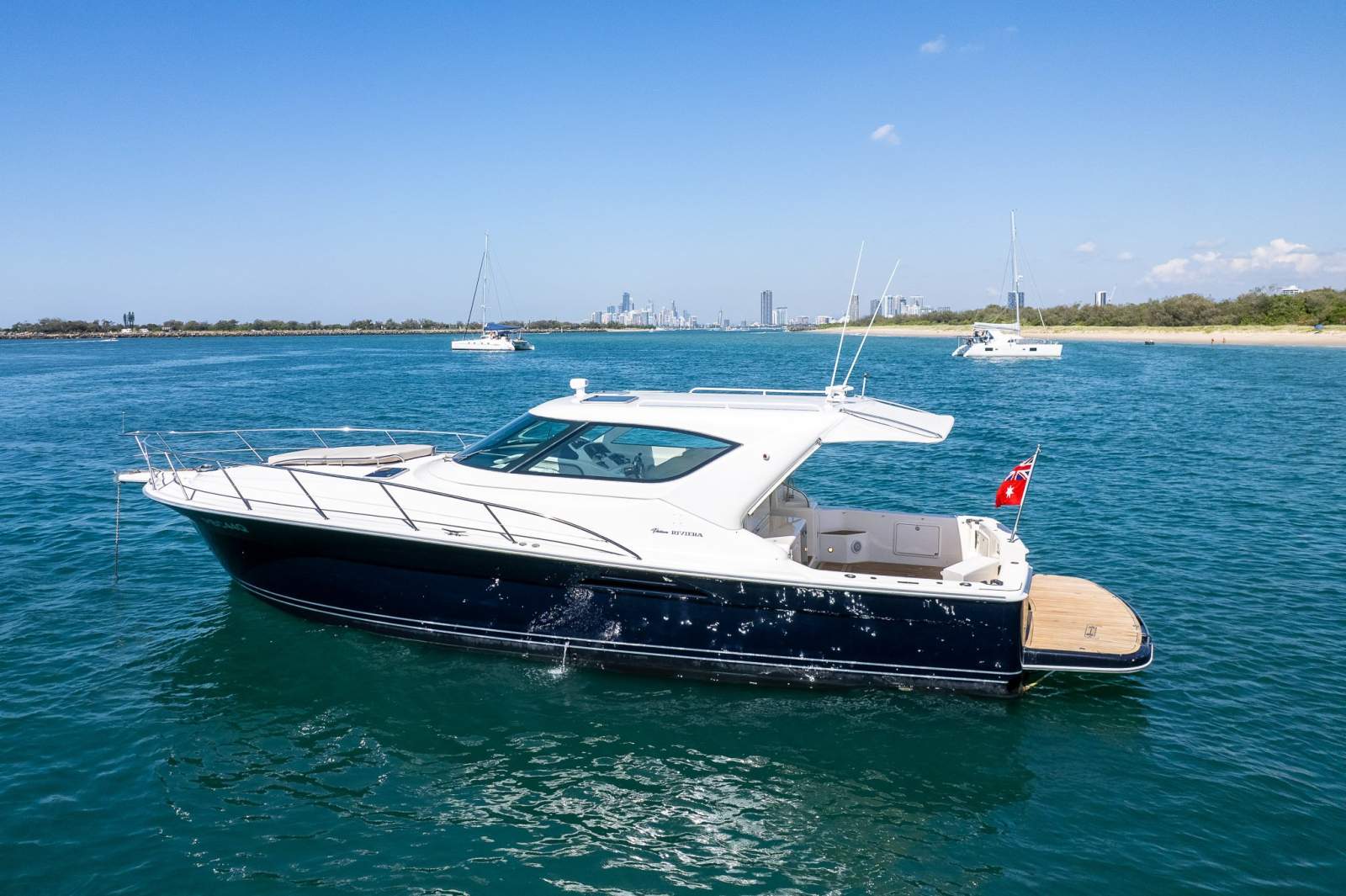 Riviera 4000 Offshore Hardtop Platinum Series