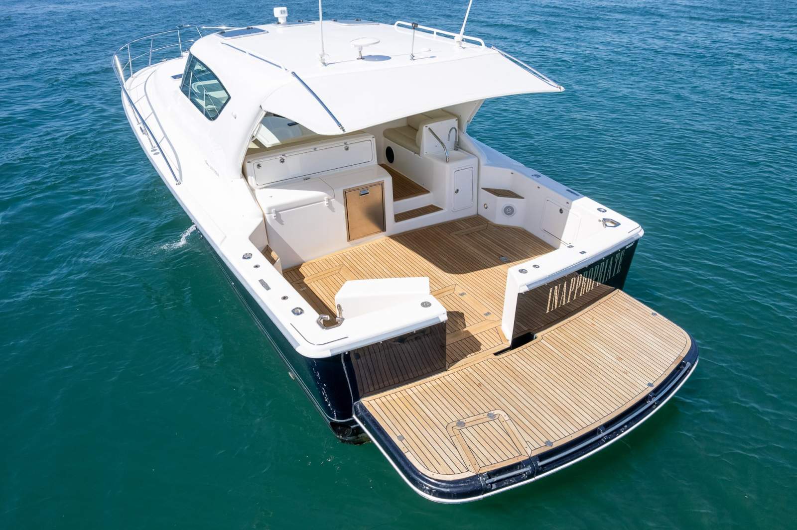 Riviera 4000 Offshore Hardtop Platinum Series