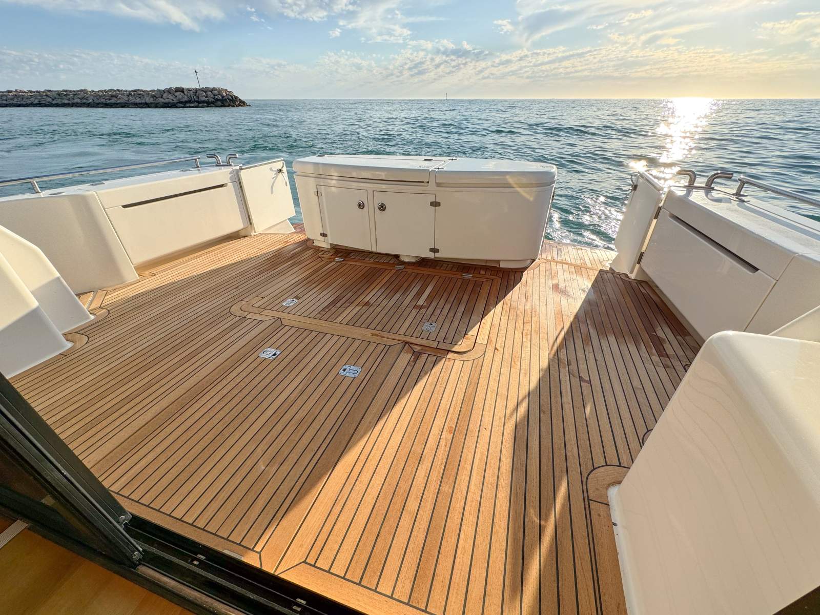 Maritimo M48 Enclosed Flybridge