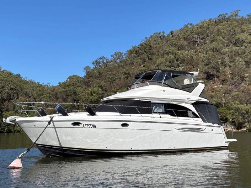 Meridian 411 Flybridge