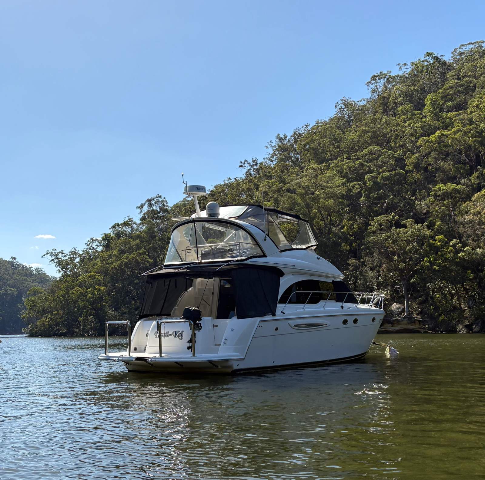 Meridian 411 Flybridge