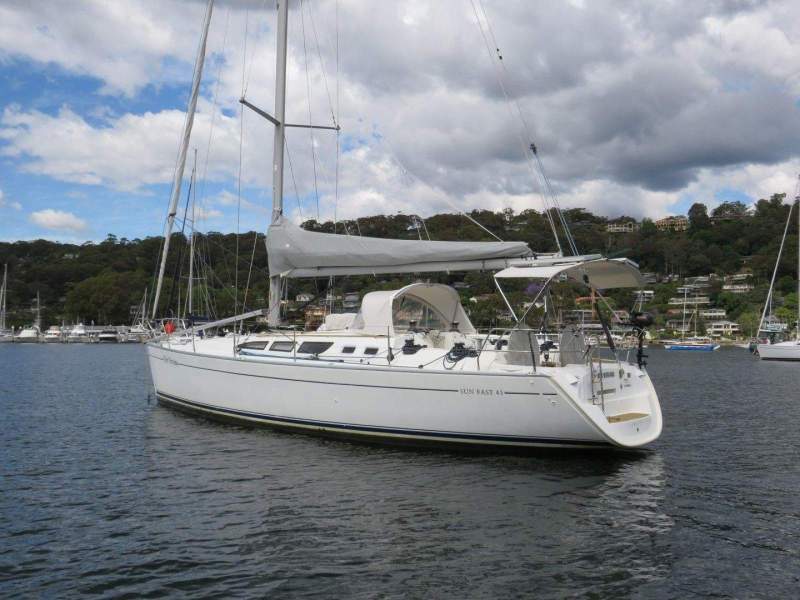 Jeanneau Sun Fast 43 Offshore-Ready Performance Cruiser