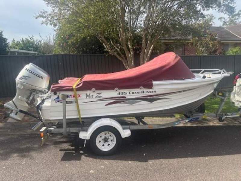 Quintrex 435 Coast Runner Millenium Hull