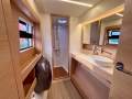 Nautitech 40 Open Owner's Version:Stb owners bathroom