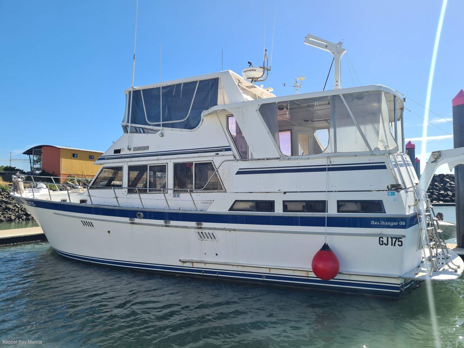 Sea Ranger 46 Aft Cabin Flybridge Cruiser