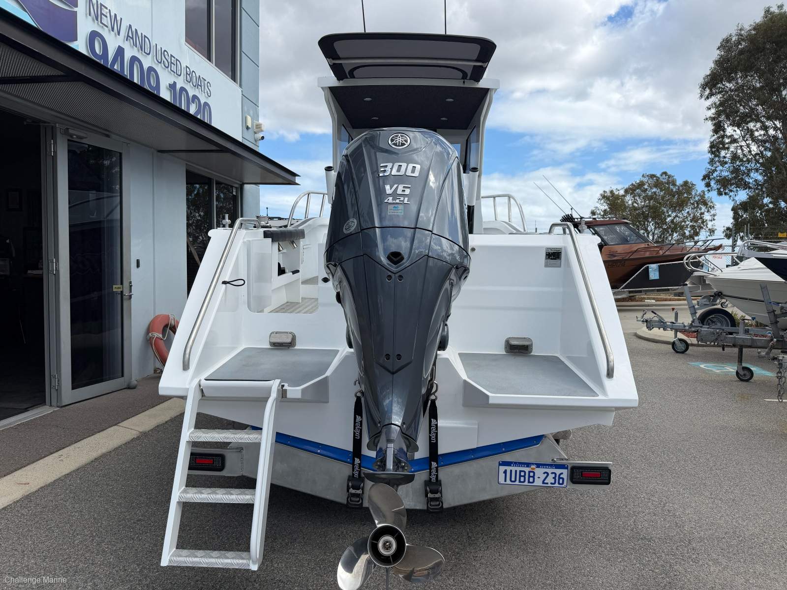 Razerline 7.1 Walk around Olympian - 300 HP Yamaha 2025 model 47 hrs