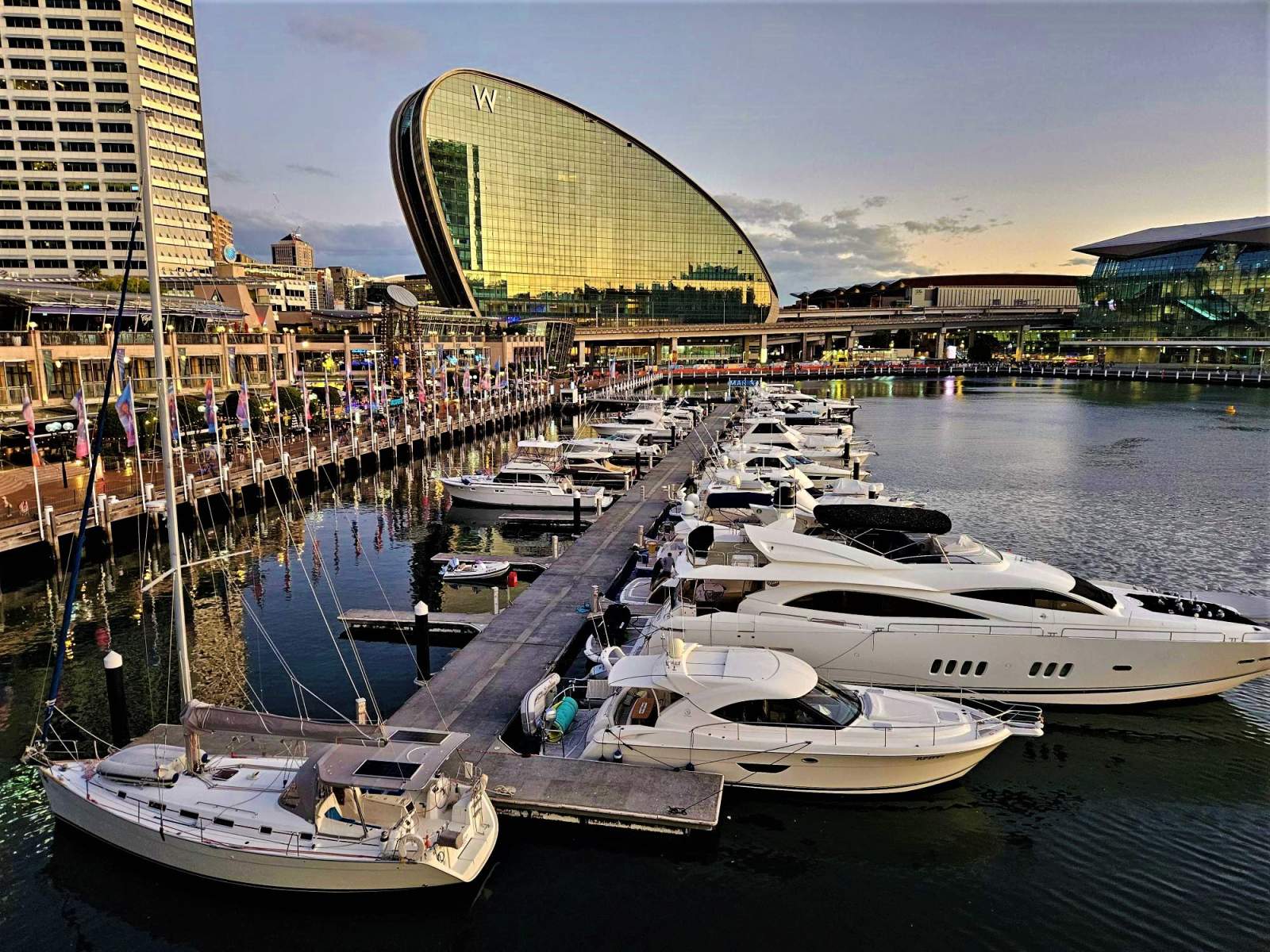 SYDNEY HARBOUR CITY MARINA BERTHS COCKLE BAY WHARF - DARLING HARBOUR