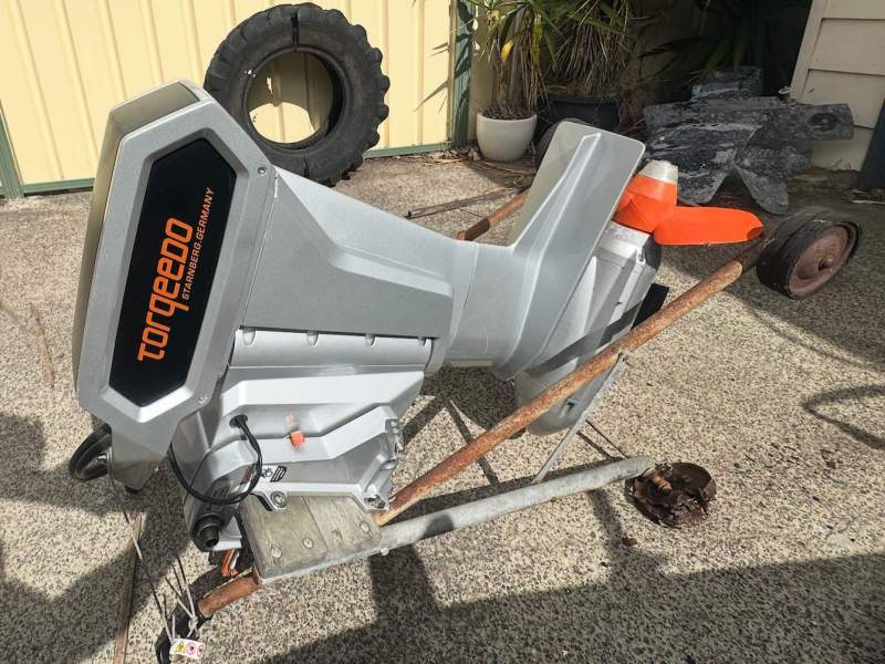 Torqeedo Cruise 10.0 Electric Outboard - Low Hours + Forward Controls