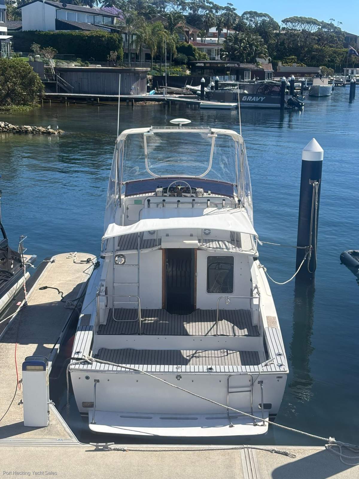 Bertram 28 Flybridge refitted internally service history ready to go