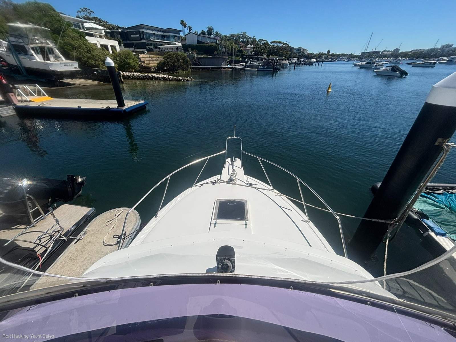 Bertram 28 Flybridge refitted internally service history ready to go