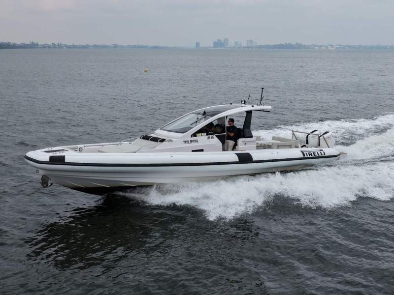 Pirelli TecnoRib 42 - Twin 400 V10 package