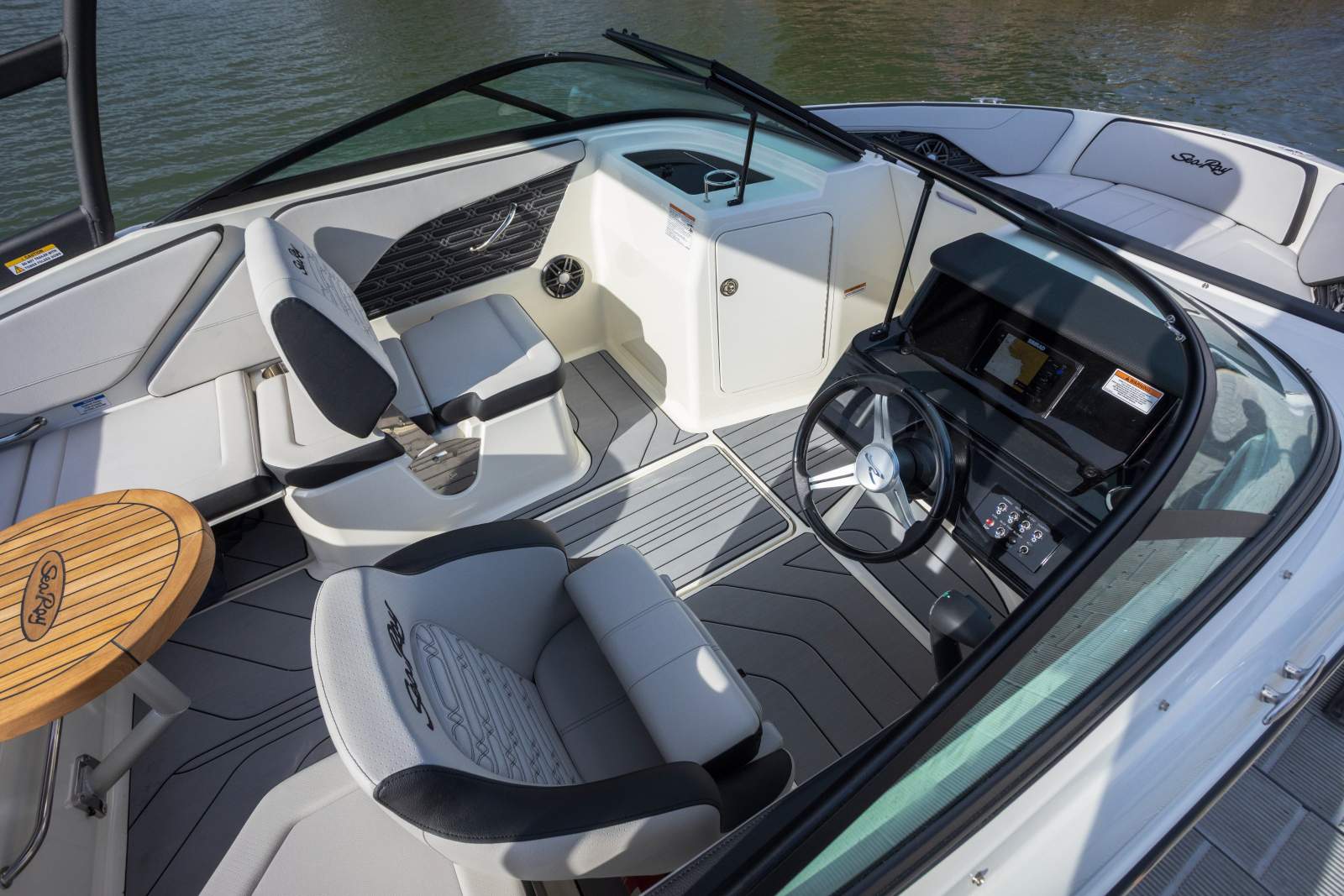 New Sea Ray 210 SPX OB