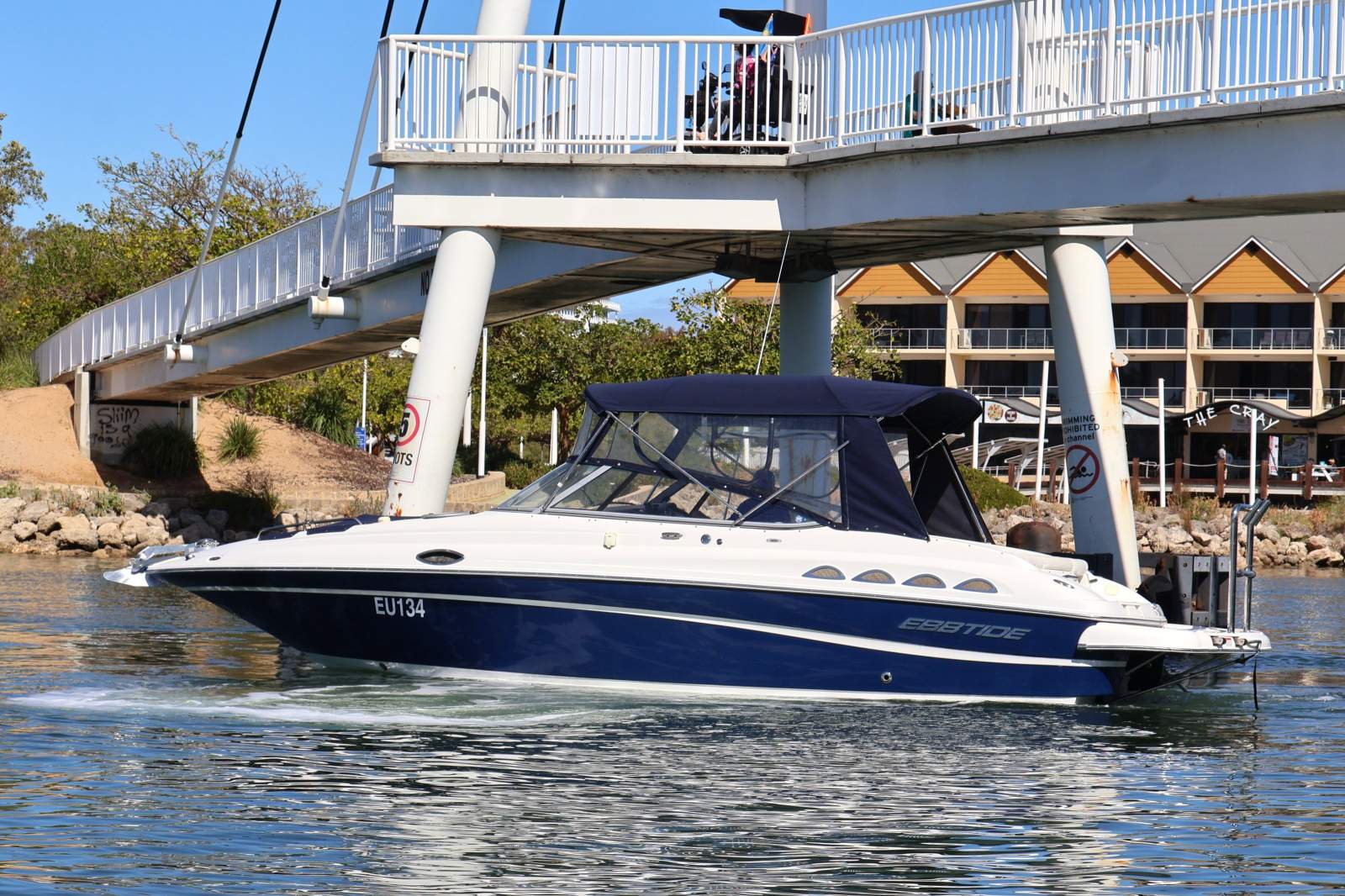 Ebbtide CBR 2700 Sports - Family Bowrider with cabin!