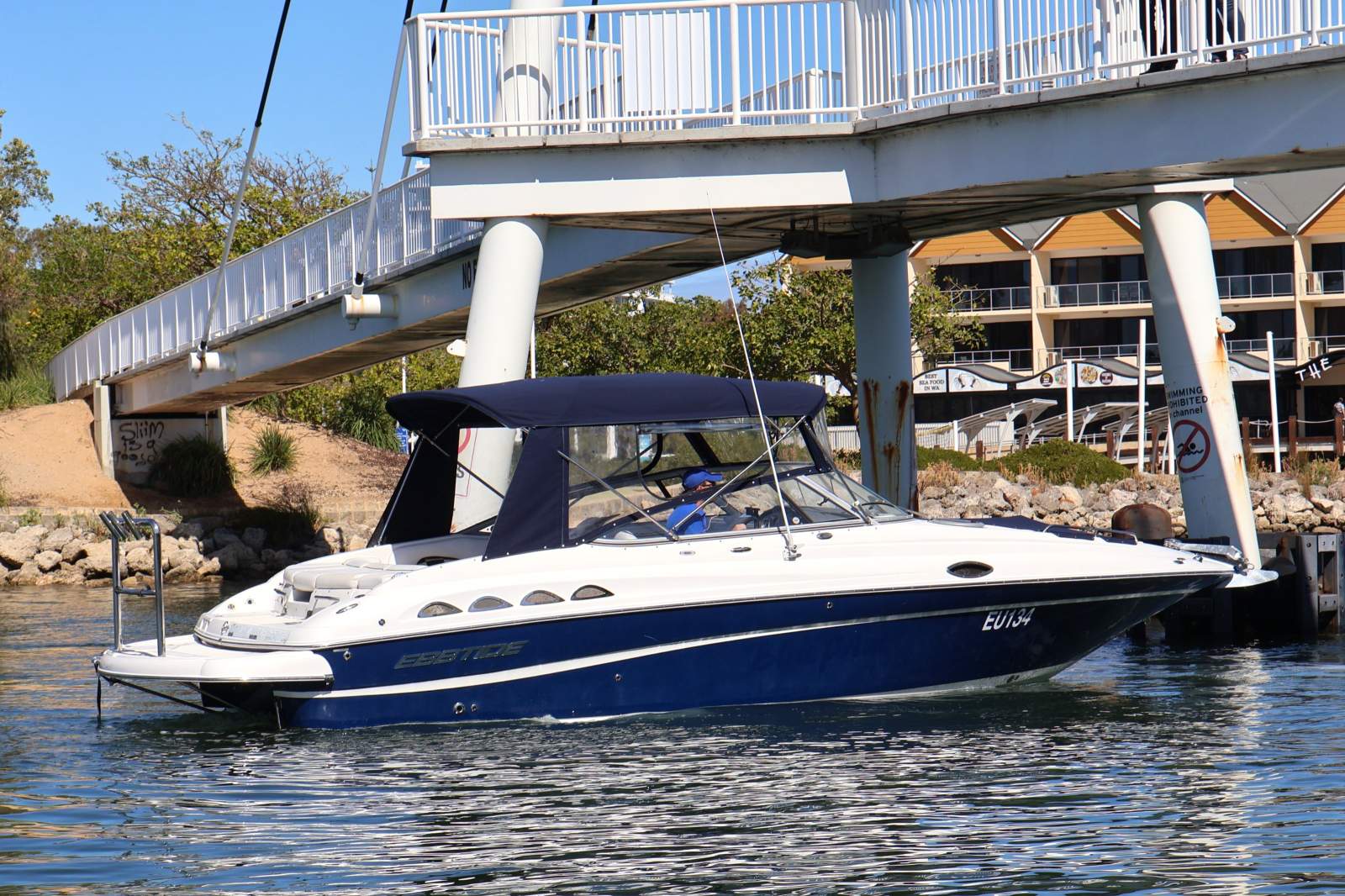 Ebbtide CBR 2700 Sports - Family Bowrider with cabin!