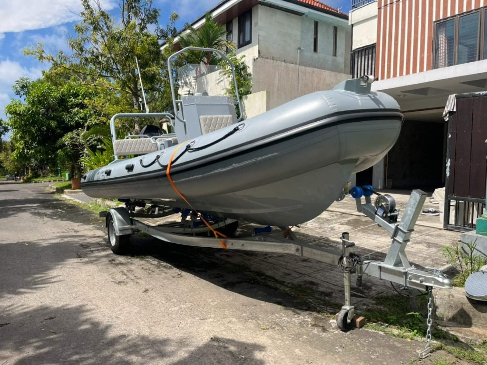 Custom 5.8 meter center console RIB w/aluminium:Trailer is in perfect condition