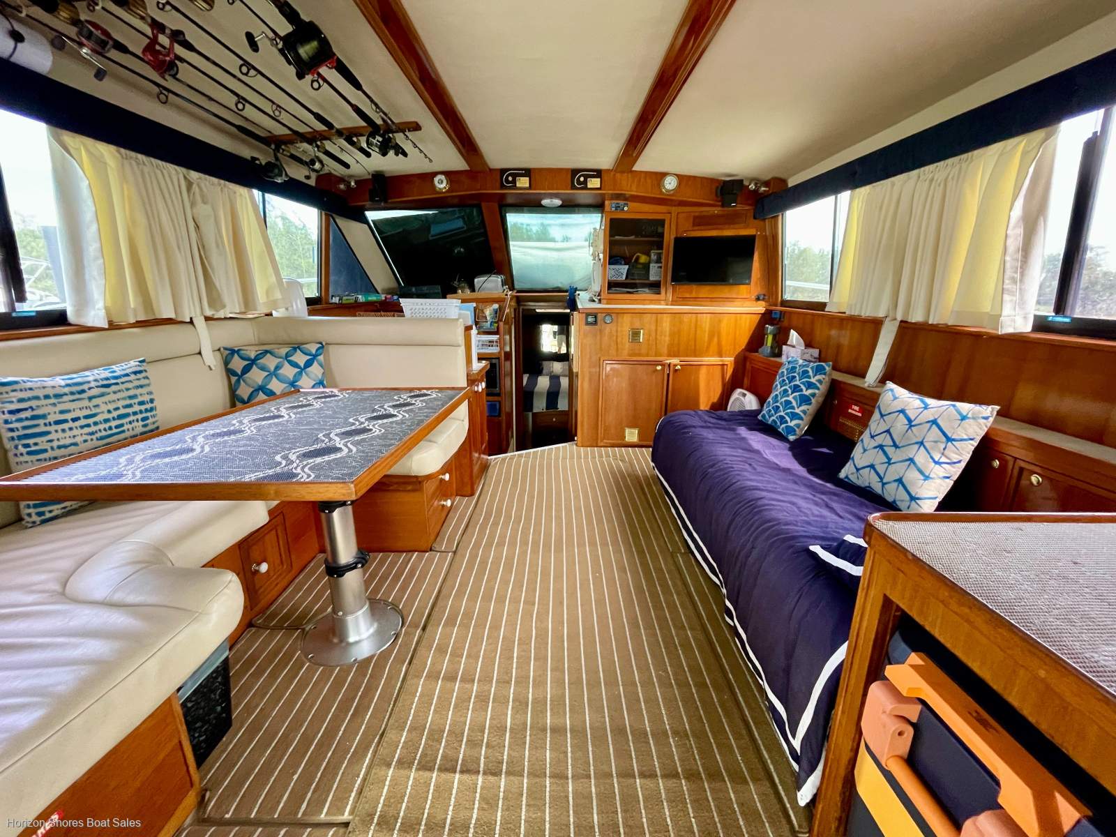 Dominator 38 Flybridge