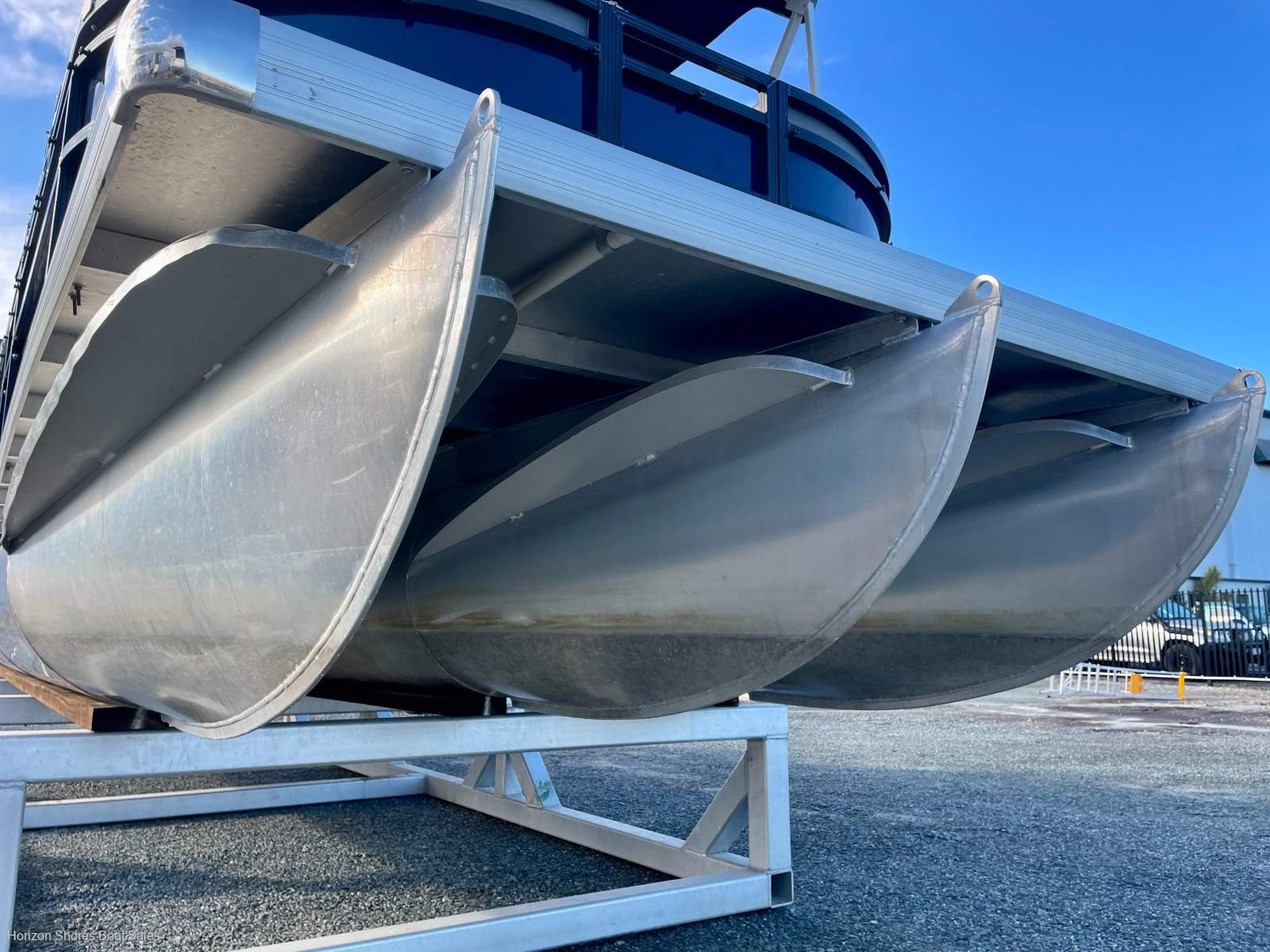 Pacific Pontoons 230