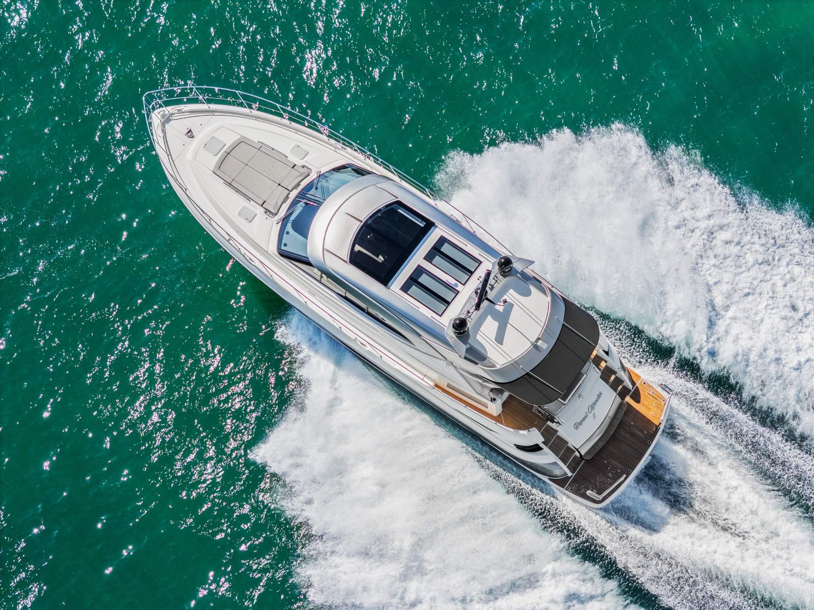 Riviera 6000 Sport Yacht Platinum Edition