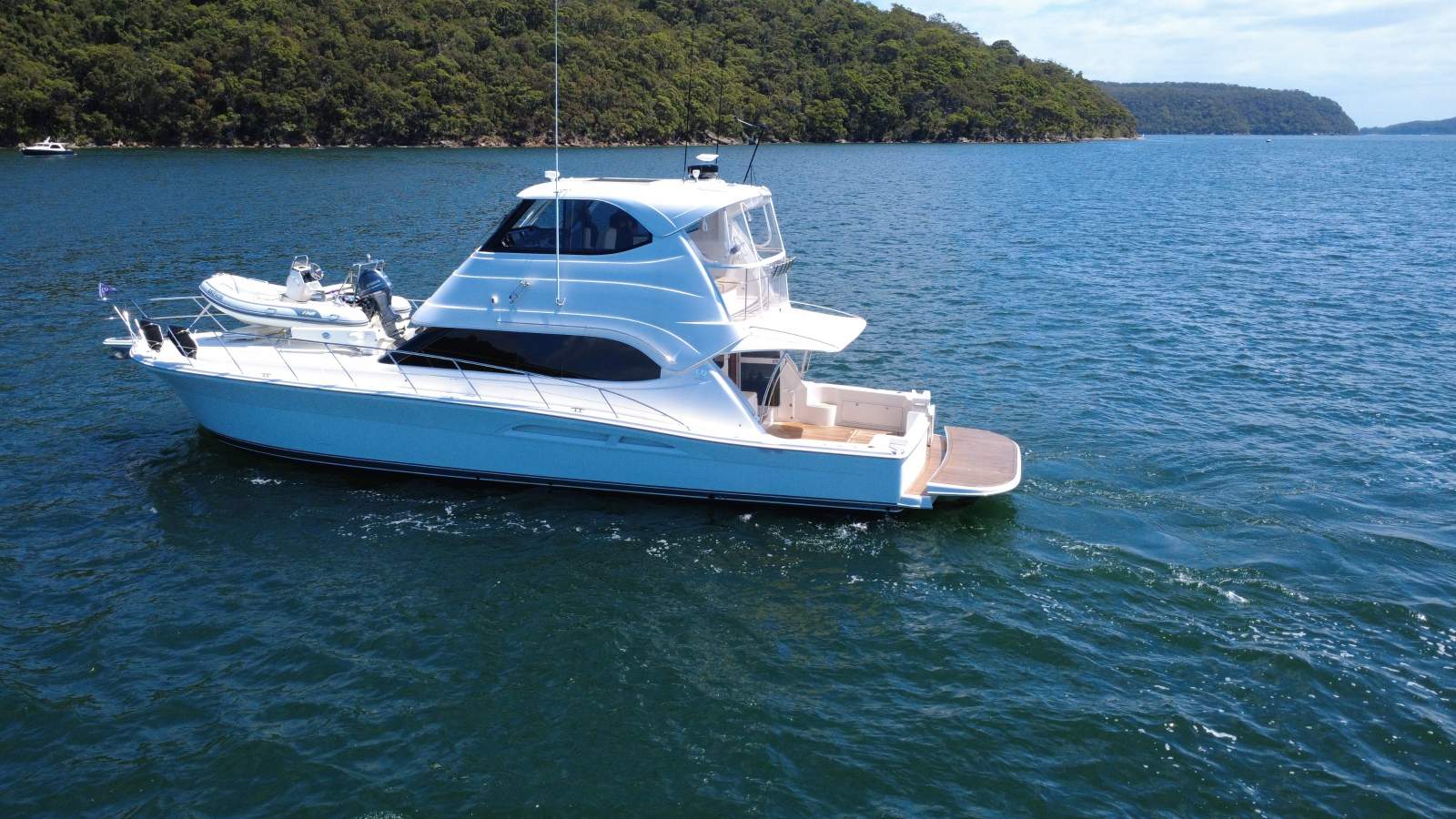 Riviera 51 Enclosed Flybridge