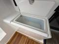 New Caribbean C40 F:Refrigerated chest to cockpit